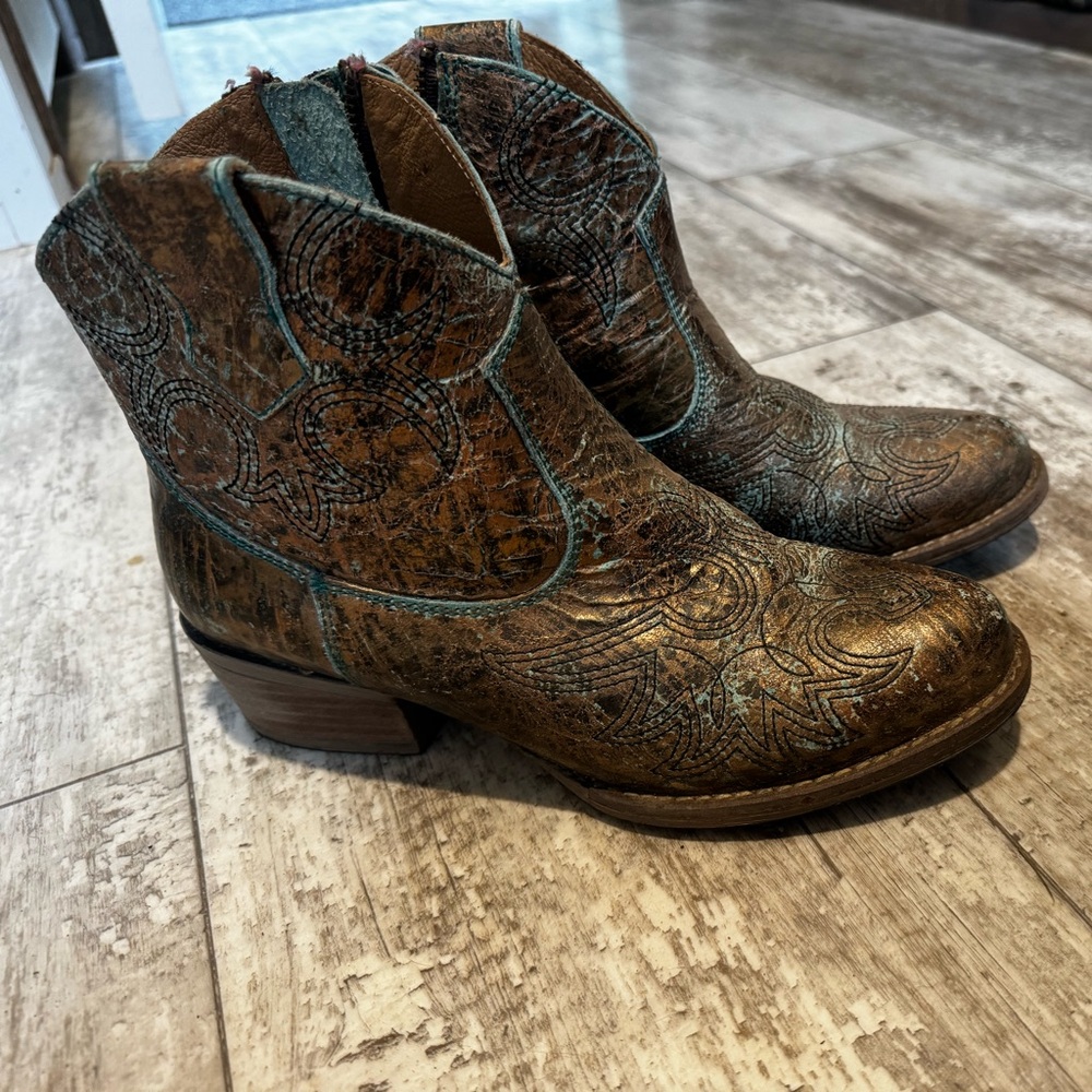 Western ankle boots
